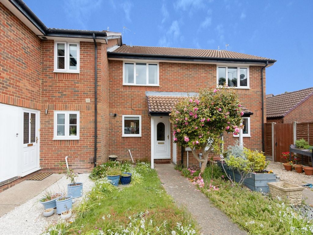 2 bed terraced house for sale in Wingfield Gardens, Camberley GU16 Zoopla