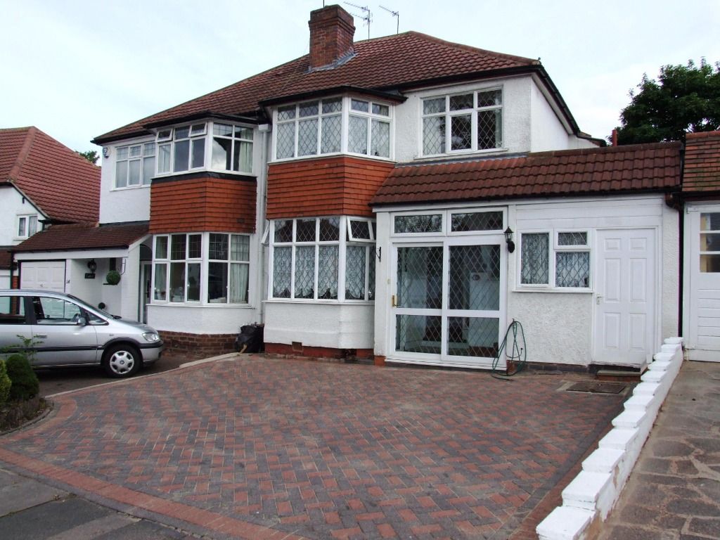 3 bed semidetached house to rent in Bibury Rd, Hall Green, Birmingham