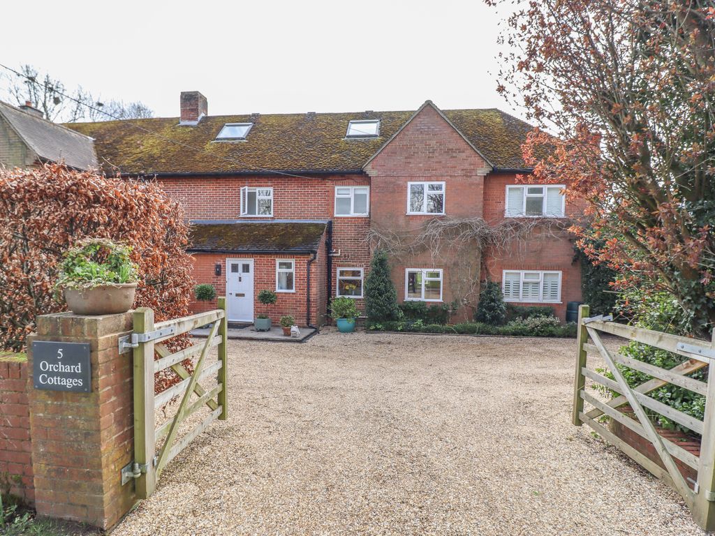 5 bed semidetached house for sale in Chute Forest, Near Andover