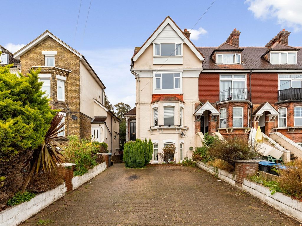 6 bed end terrace house for sale in Salisbury Road, Dover CT16, £350,000 Zoopla