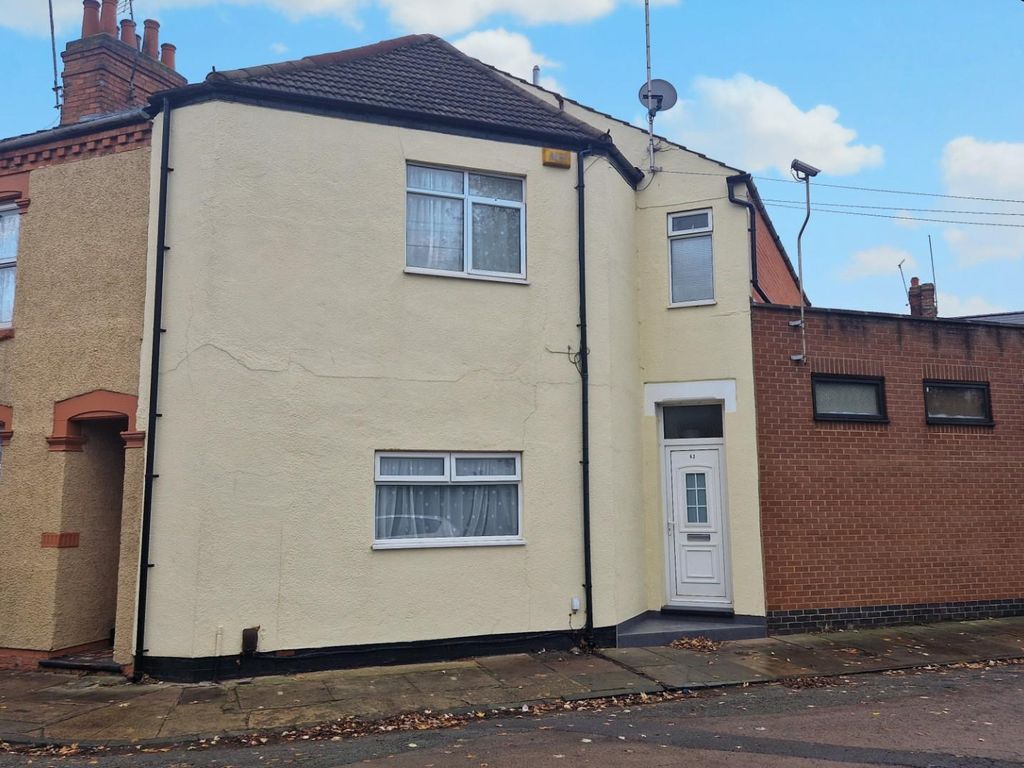 Clinton Road, Northampton NN4  