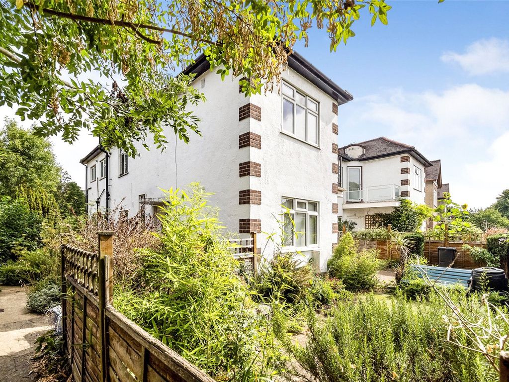 Beechwood Park, South Woodford, London E18  