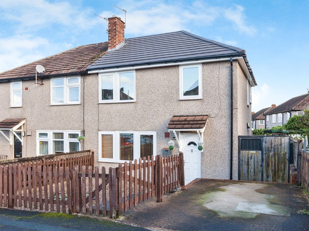 3 bed semidetached house for sale in Russell Avenue, Hall Green