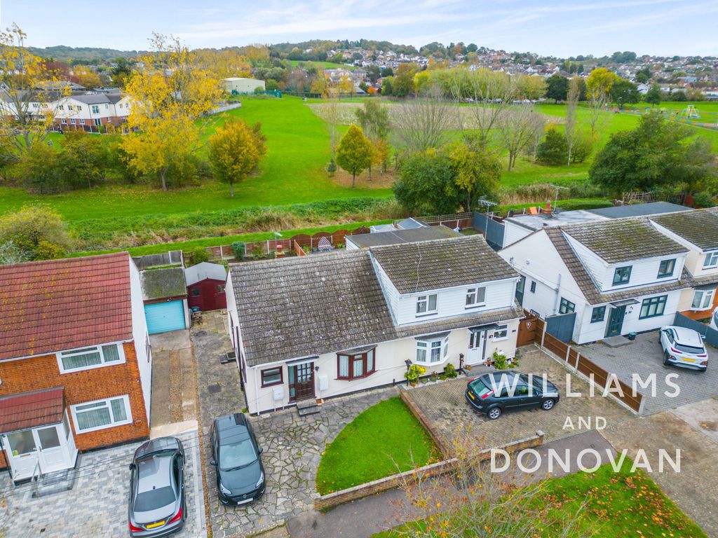 1 bed semidetached bungalow for sale in Saxon Way, Benfleet SS7, £