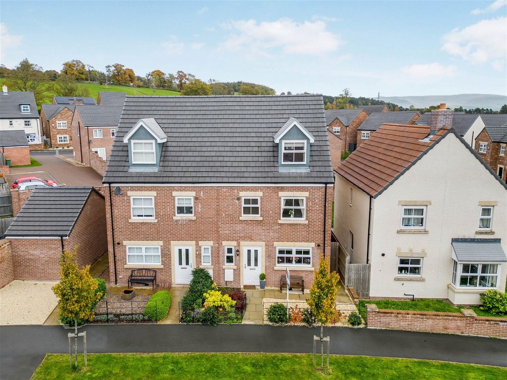 4 bed semidetached house for sale in Primrose Drive, Penrith CA11, £