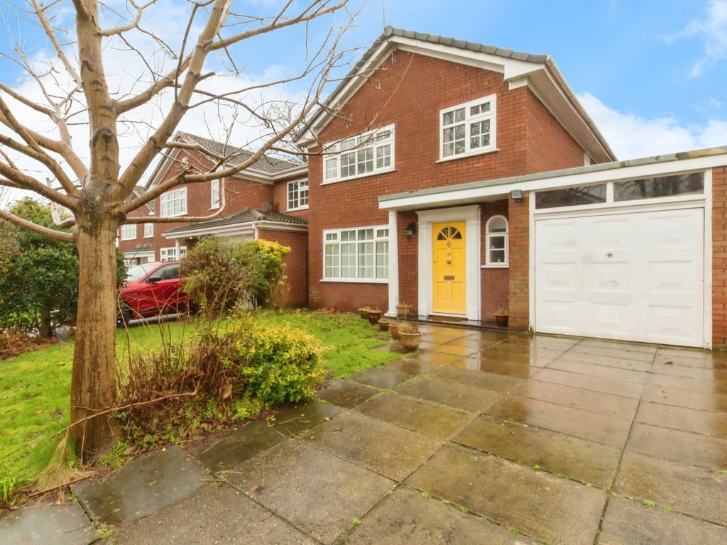 4 bed detached house for sale in Huxley Close, Macclesfield, Cheshire