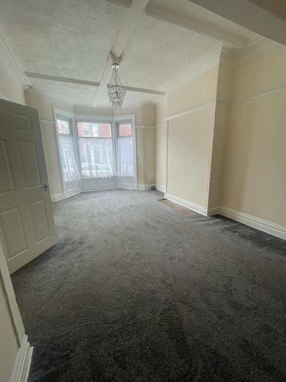 7 bed terraced house to rent in Clevedon Road, Blackpool FY1 Zoopla
