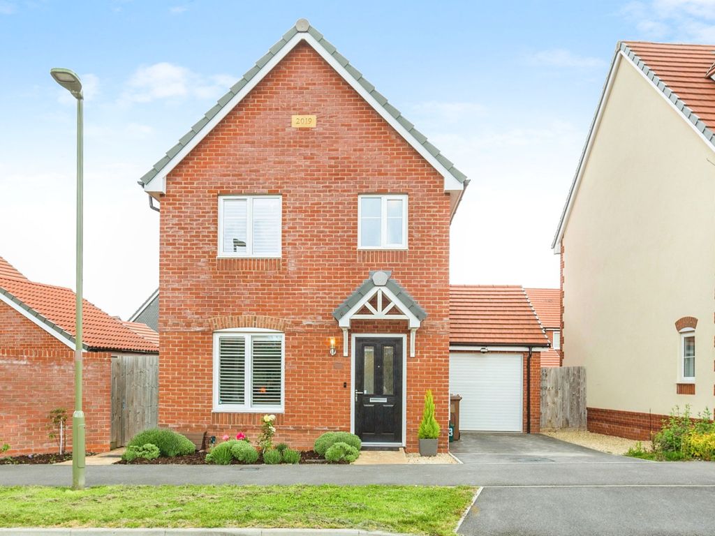 3 bed detached house for sale in Sorrel Crescent, Didcot OX11, £410,000
