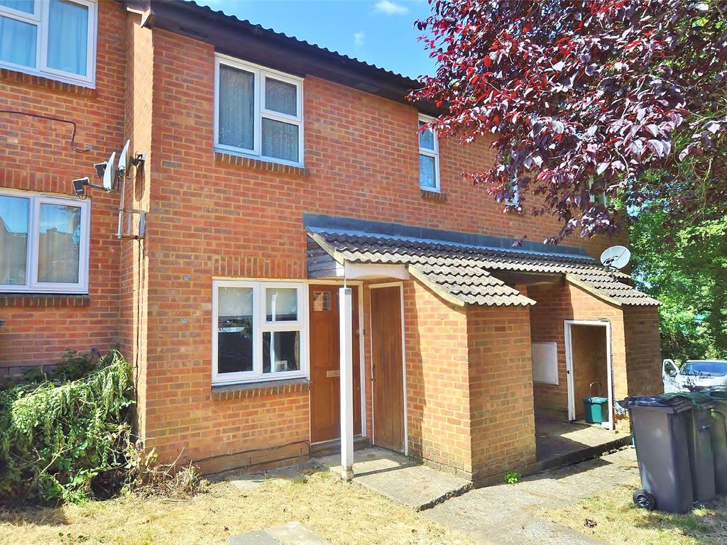 1 bed flat to rent in Sturt Court, Sturt Court, Guildford, Surrey GU4