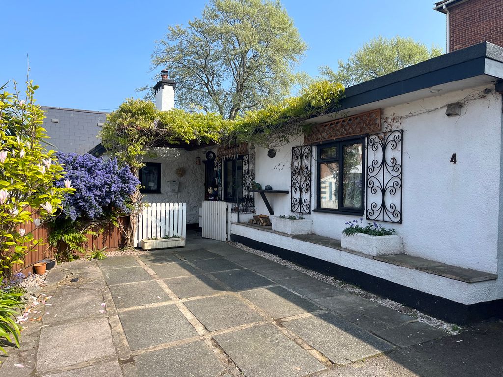 2 bed detached bungalow for sale in Sands Road, Paignton TQ4 Zoopla