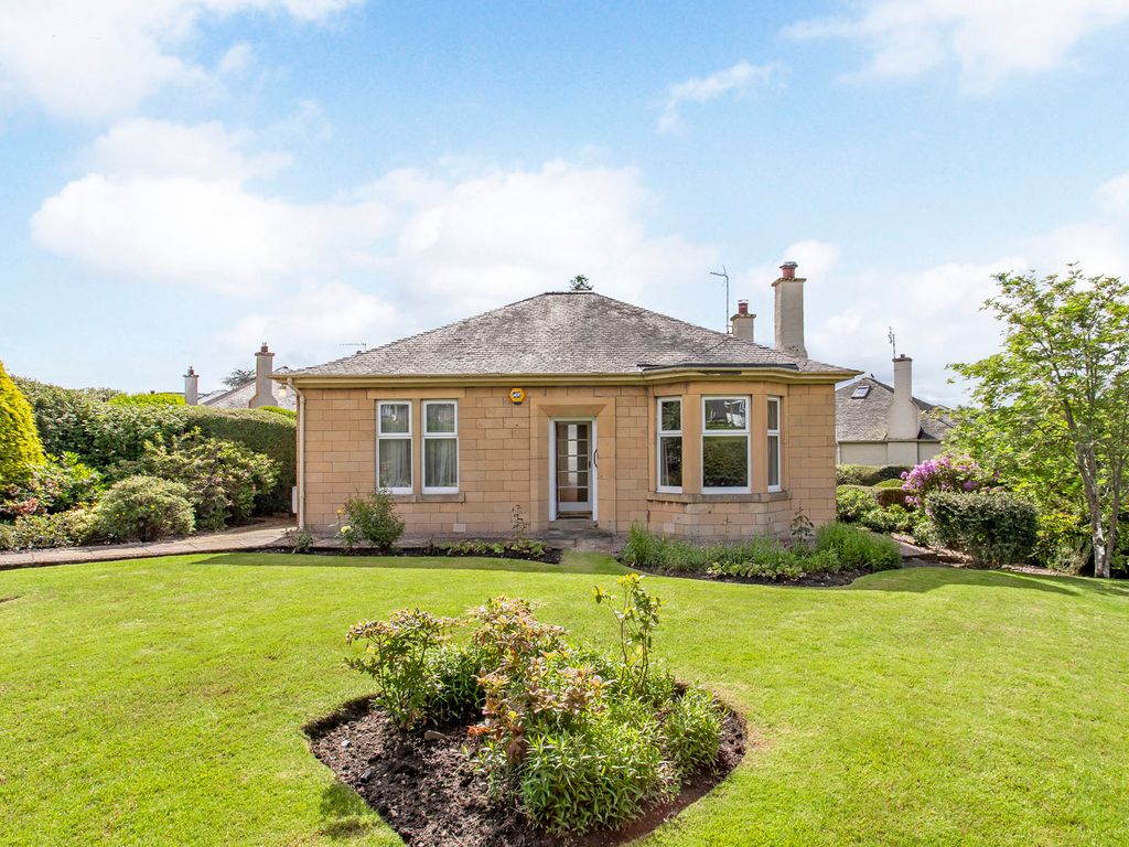 3 bed detached bungalow for sale in Strachan Gardens, Edinburgh EH4, £