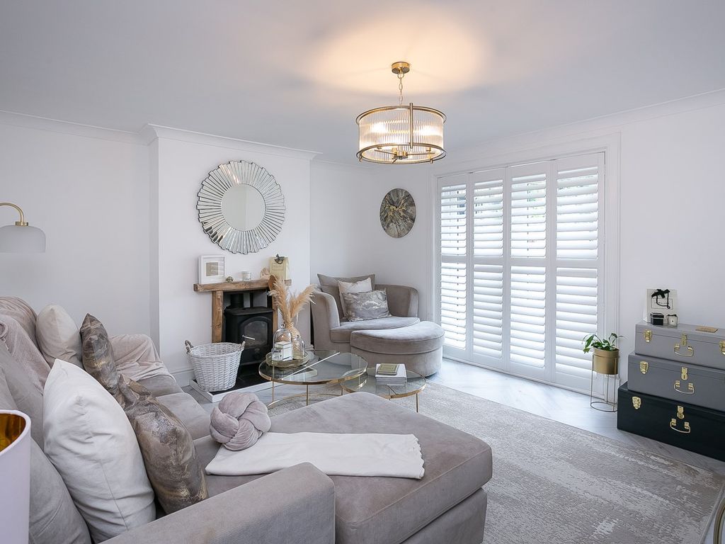 2 bed flat for sale in Seacraig Court, NewportOnTay DD6, £115,000