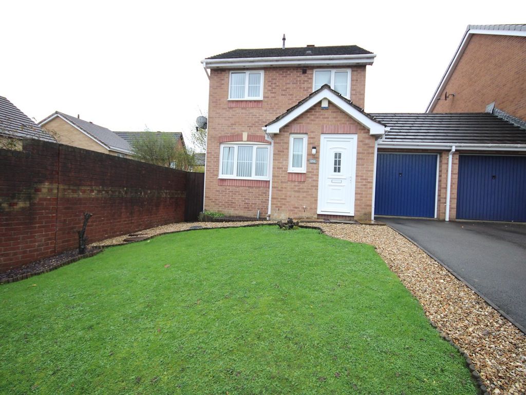 3 bed linkdetached house for sale in Glasfryn, Blackwood NP12 Zoopla