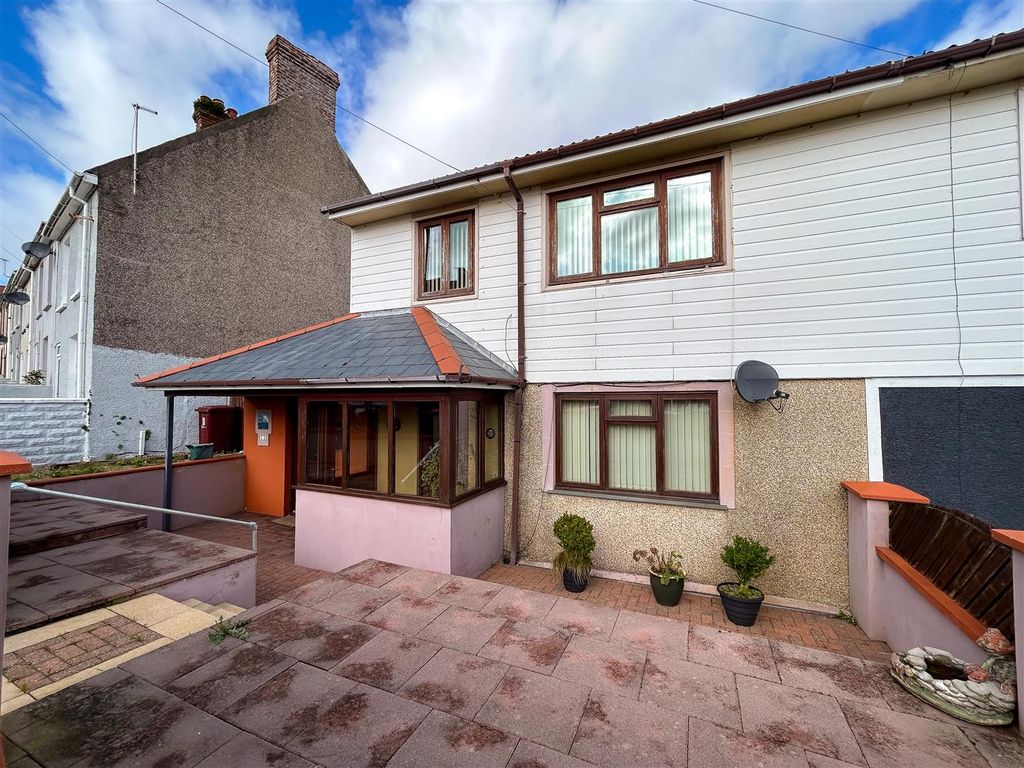 3 bed semidetached house for sale in Vicary Crescent, Milford Haven