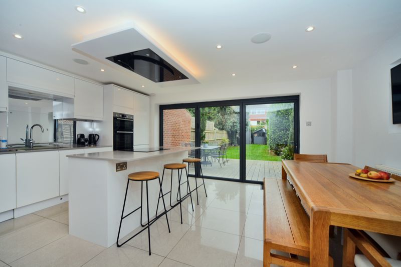 5 bed town house to rent in Spurfield, West Molesey KT8, £2,750 pcm Zoopla