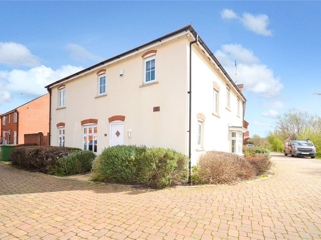 3 bed detached house for sale in Malford Crescent, Aylesbury HP19 Zoopla
