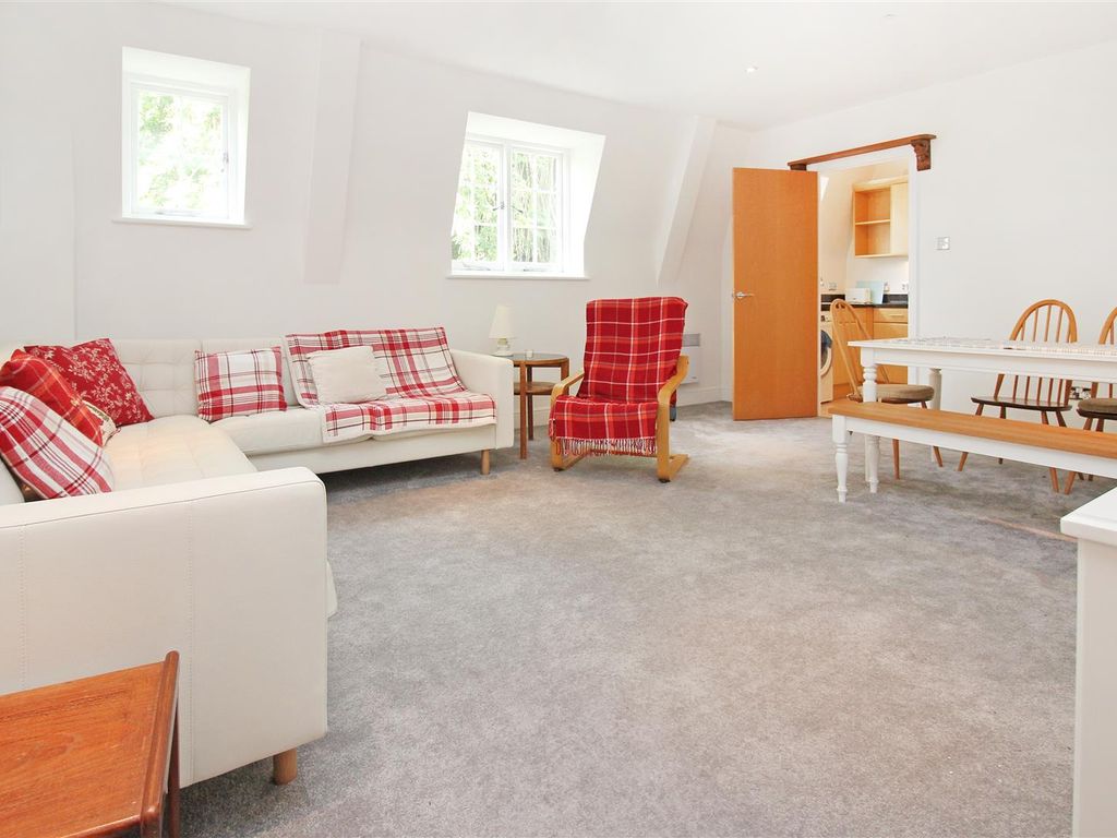 2 bed flat to rent in St. Marys Street, Canterbury CT1, £1,500 pcm Zoopla