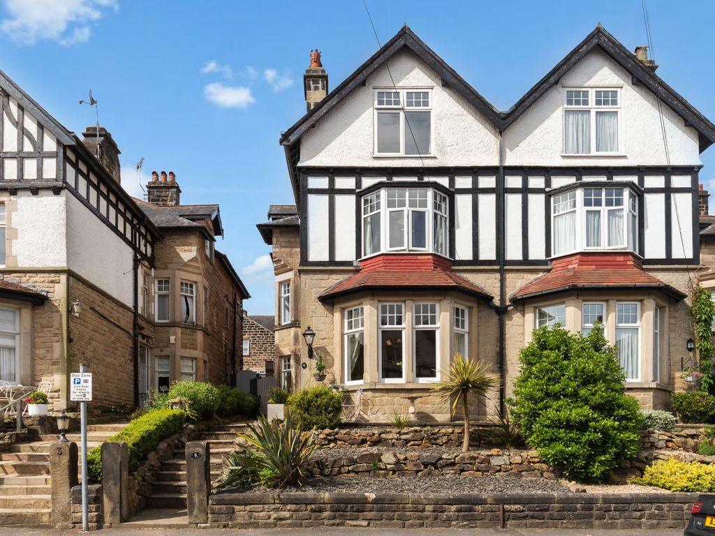6 bed semidetached house for sale in Spring Grove, Harrogate, North
