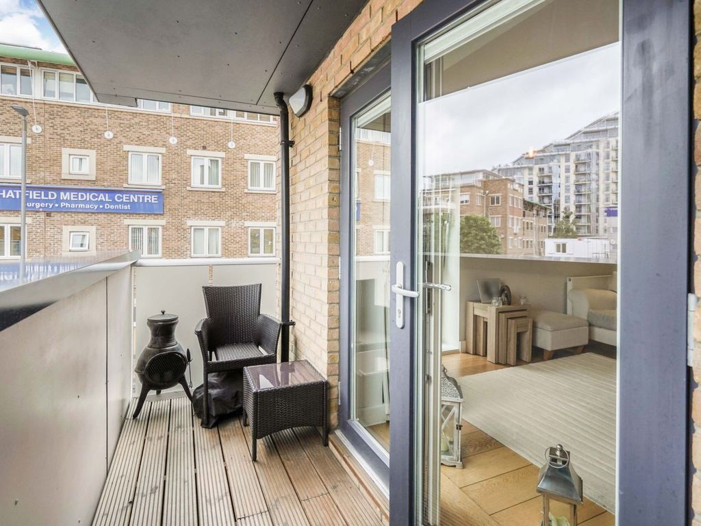 2 bed flat for sale in 36 Chatfield Road, Battersea SW11, £585,000 Zoopla