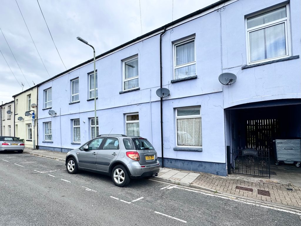1 bed flat for sale in Flat 7, Dean Court, Dean Street, Aberdare CF44
