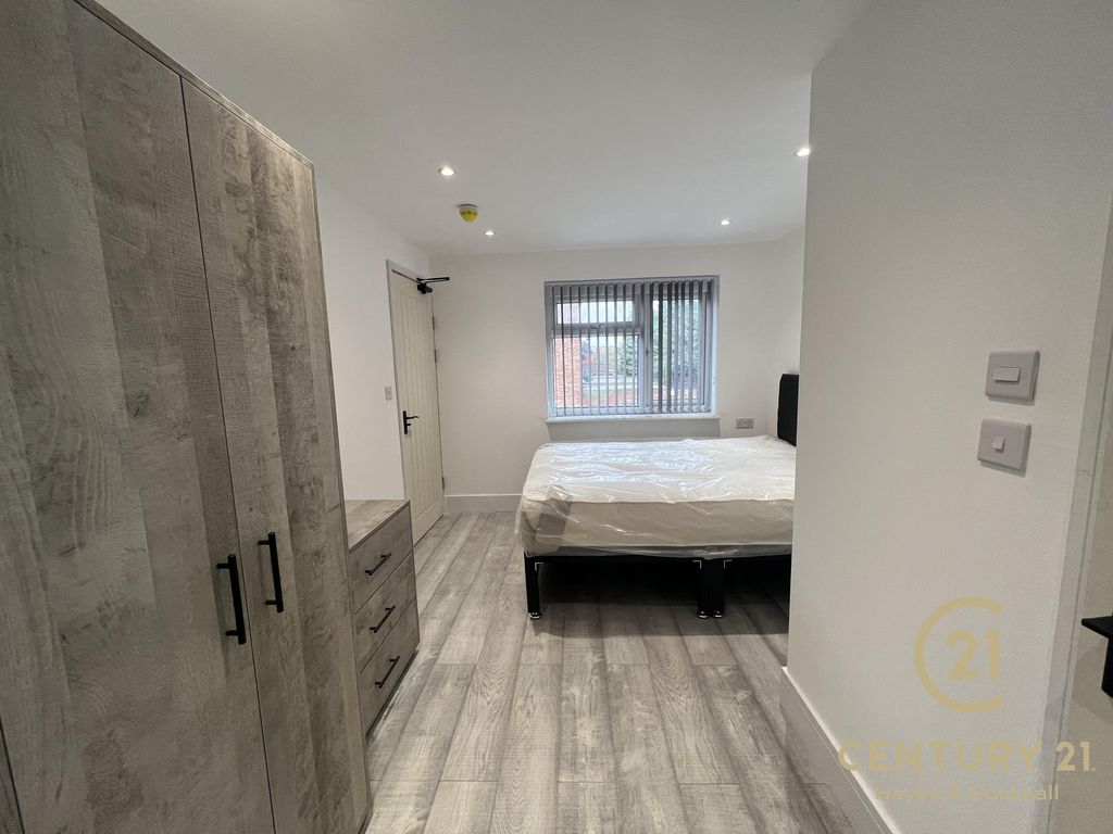 Room to rent in Brabazon Road, Heston, Hounslow TW5 Zoopla