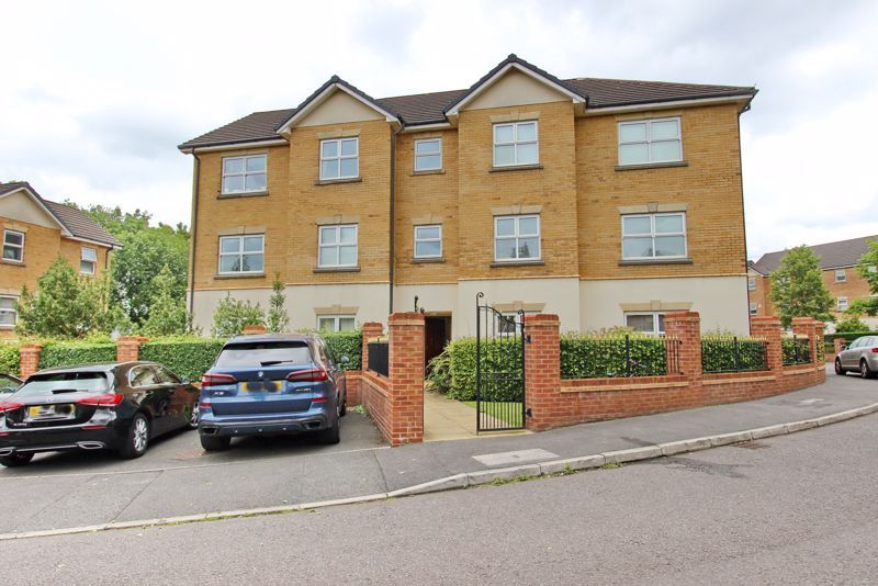 3 bed flat for sale in Hampstead Drive, Whitefield, Manchester M45 Zoopla