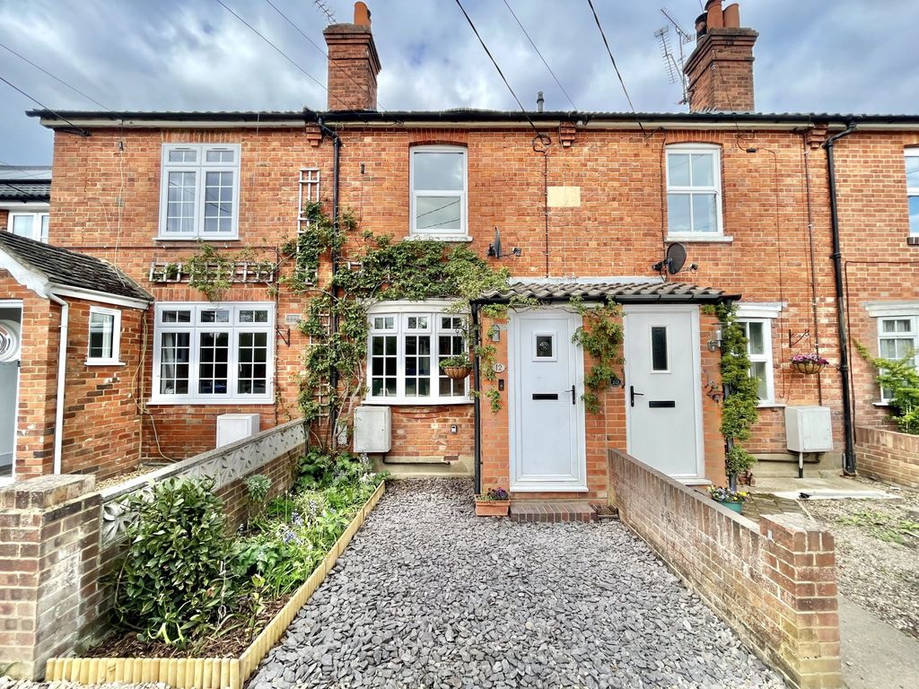 2 bed terraced house for sale in Green Lane, Sandhurst, Berkshire GU47