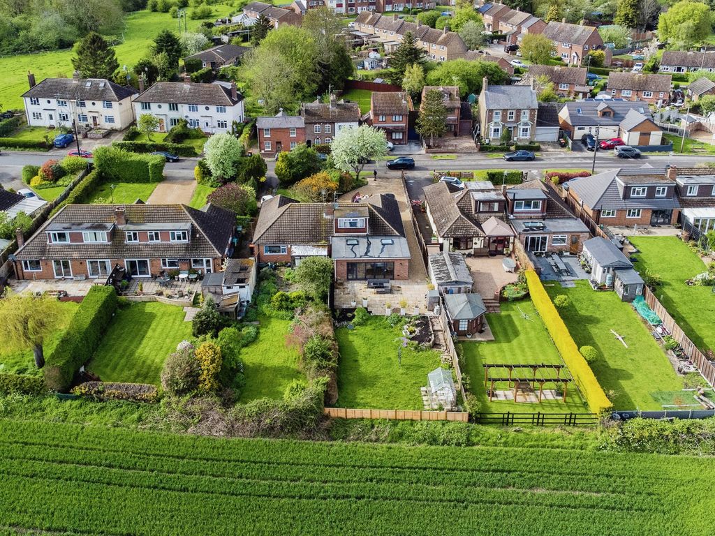 3 bed bungalow for sale in Stanbridge Road, Tilsworth, Leighton Buzzard