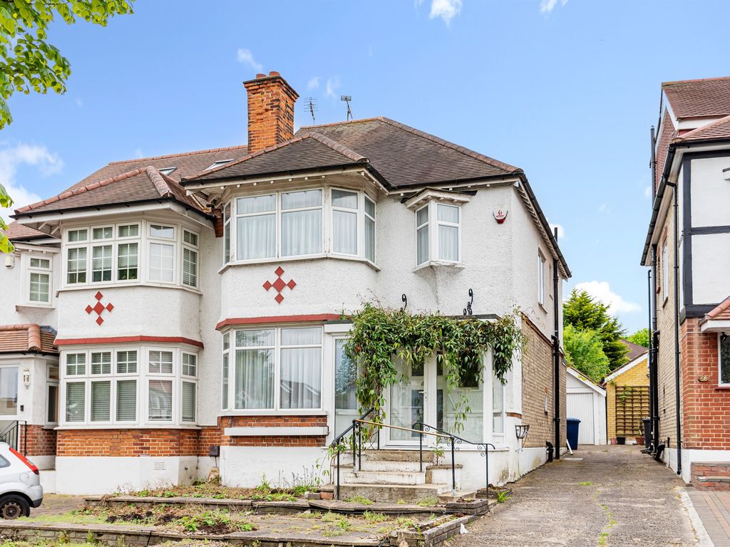 3 bed semidetached house for sale in Ravensdale Avenue, London N12