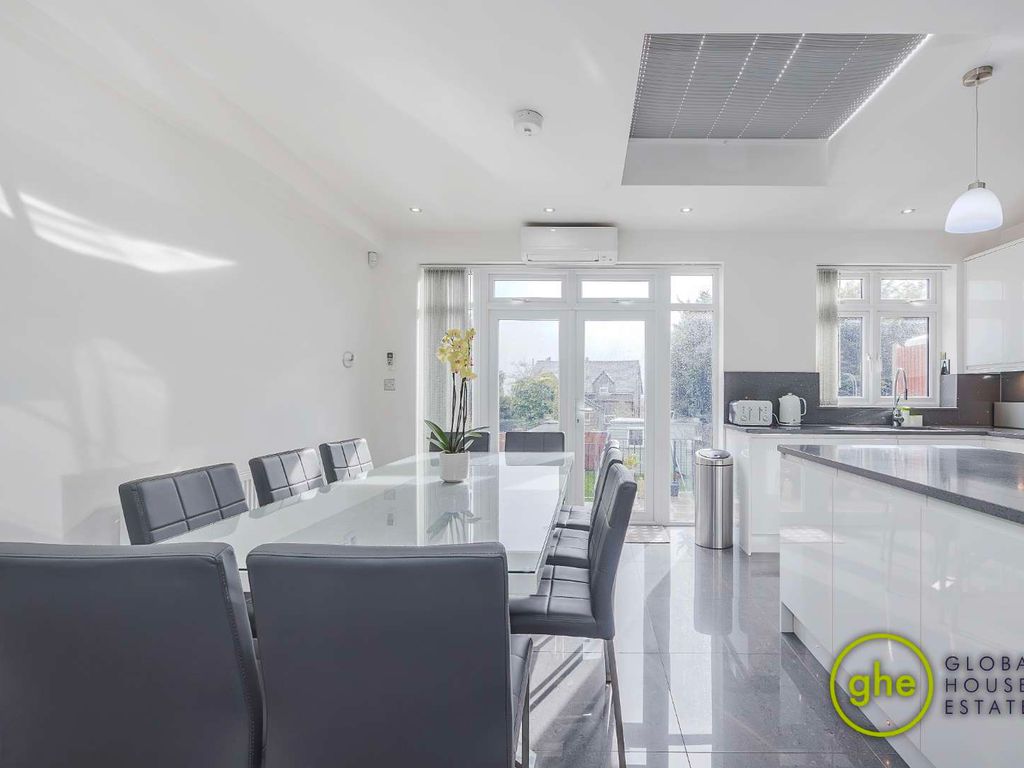 4 bed detached house for sale in Waddington Way, Crystal Palace, London