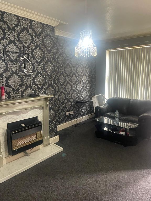 3 bed terraced house for sale in Woodlea Place, Leeds LS11, £125,000