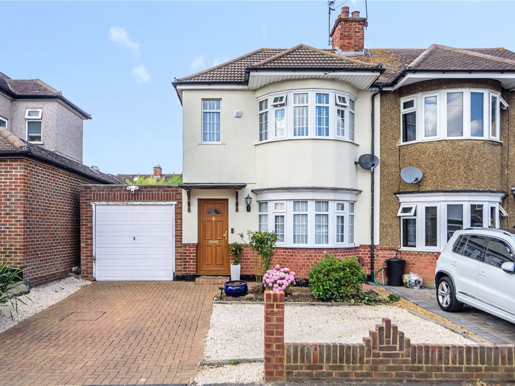 2 bed end terrace house for sale in Brixham Crescent, Ruislip