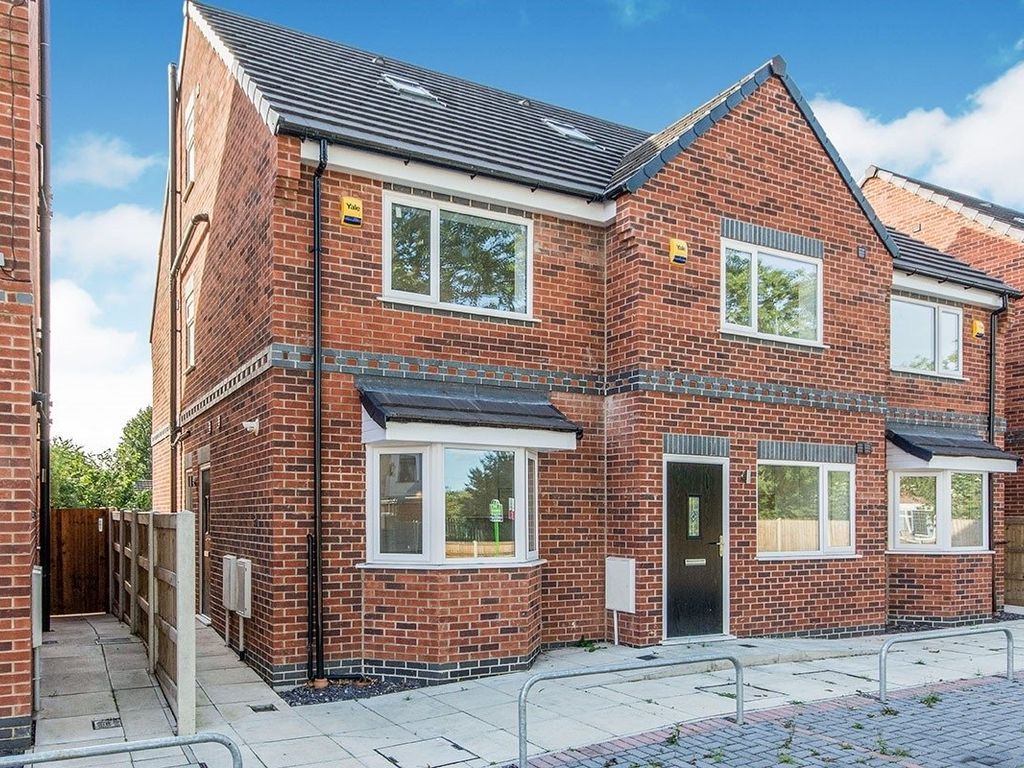 3 bed end terrace house for sale in Marlborough Road, Askern, Doncaster