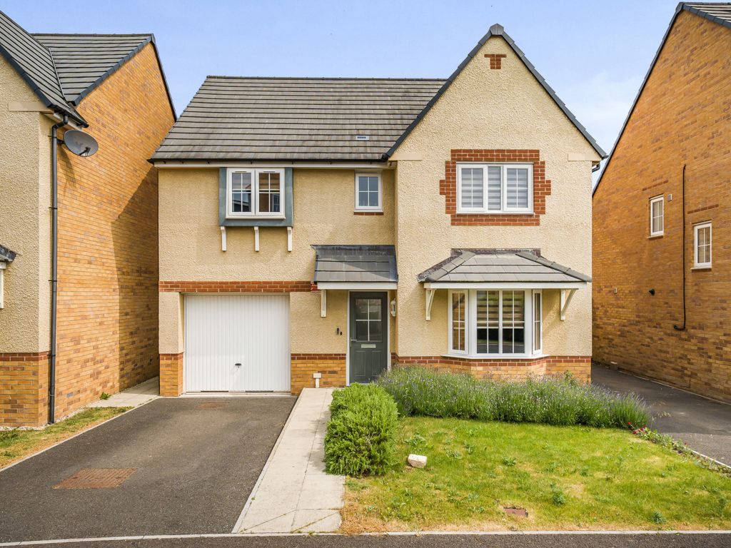 4 bed detached house for sale in Cotswold Gardens, Midsomer Norton