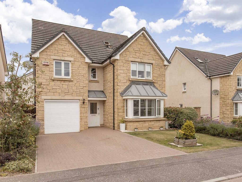 6 bed detached house for sale in South Chesters Medway, Bonnyrigg EH19