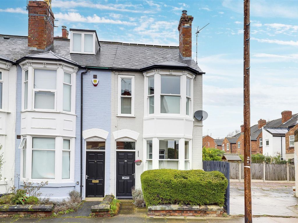 3 bed end terrace house for sale in Clinton Street, Beeston