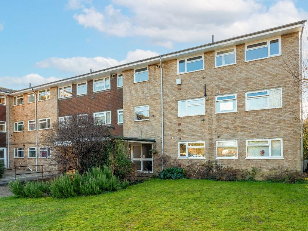 2 bed flat for sale in Camborne Road, Sutton, Surrey SM2, £275,000 Zoopla