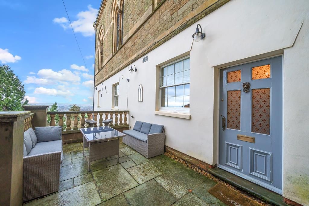 2 bed flat for sale in Wells Road, Malvern WR14, £250,000 Zoopla