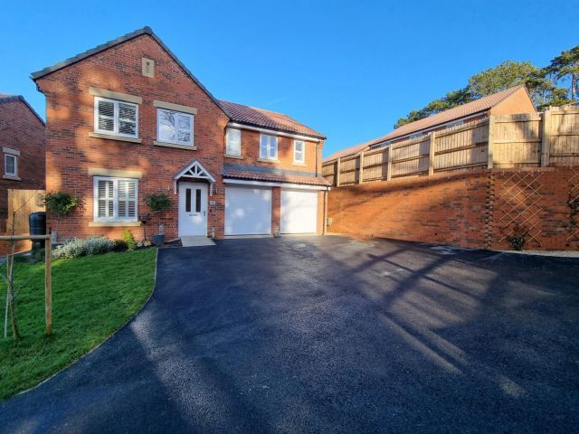 Sessions Way, St Crispins, Northampton NN5  