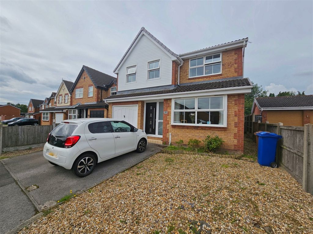 4 bed detached house for sale in Skye Croft, Royston, Barnsley S71, £