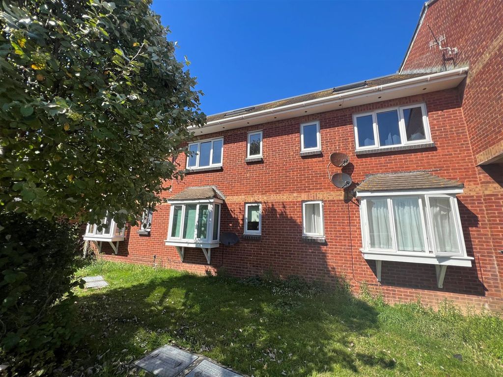 1 bed flat for sale in Abbotsbury Road, Weymouth DT4, £140,000 Zoopla