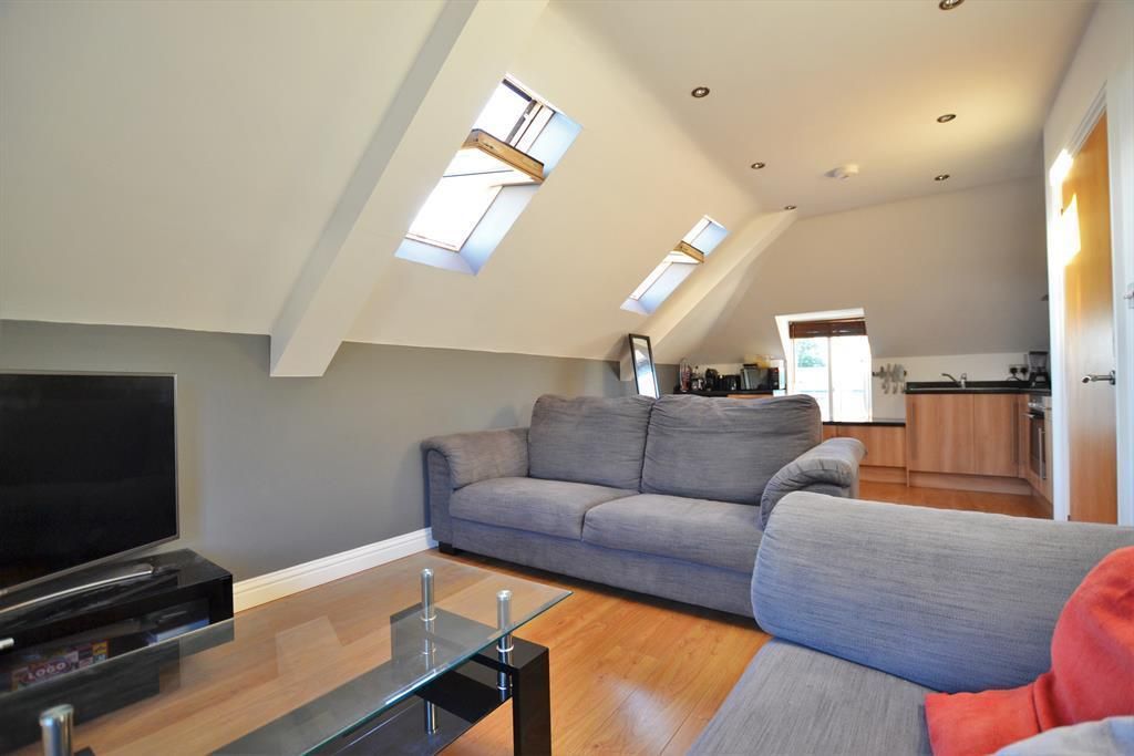 1 bed flat to rent in Chiltern Road, Prestbury, Cheltenham GL52, £775