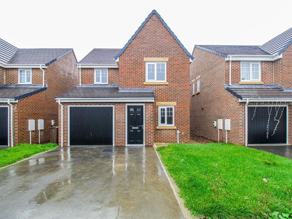 3 bed detached house for sale in Yarn Crescent, Wakefield WF2 Zoopla