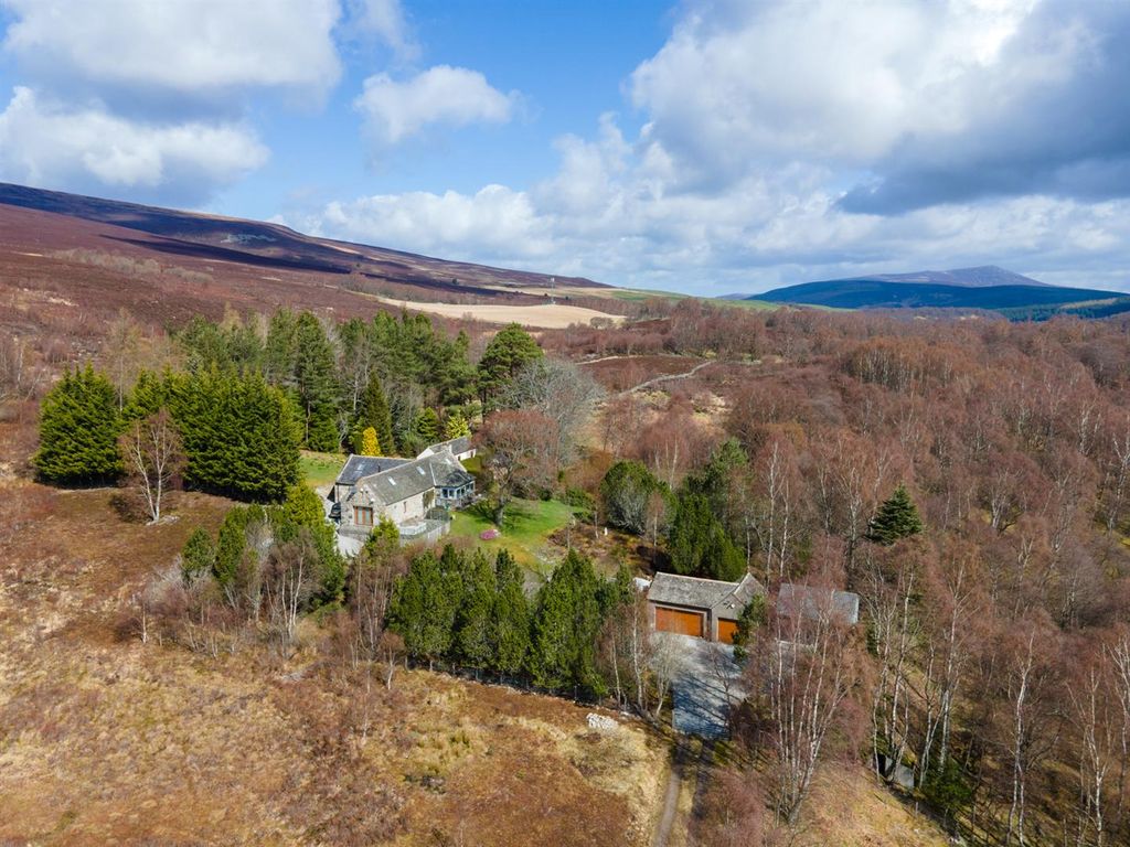 4 bed detached house for sale in Tomintoul, Ballindalloch AB37, £