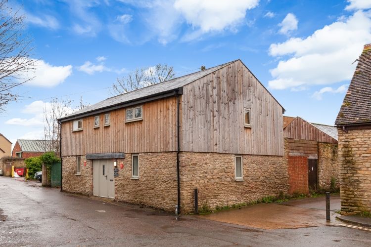 2 bed flat to rent in Backway Road, Bicester OX26, £1,200 pcm Zoopla