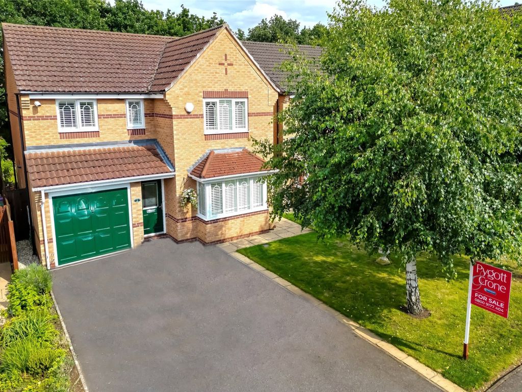 4 bed detached house for sale in Grandfield Way, North