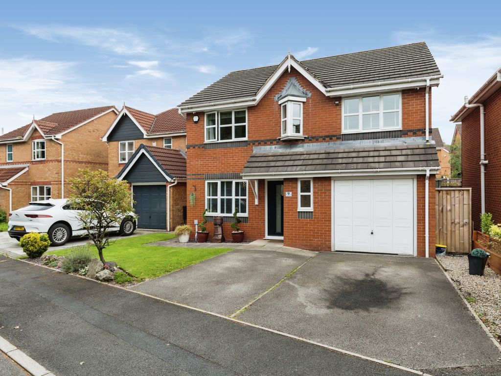 4 bed detached house for sale in Woodcock Close, Preston PR5, £275,000