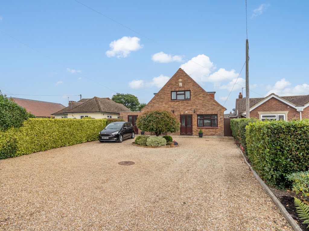 3 bed detached house for sale in Pagham Road, Pagham, Bognor Regis PO21