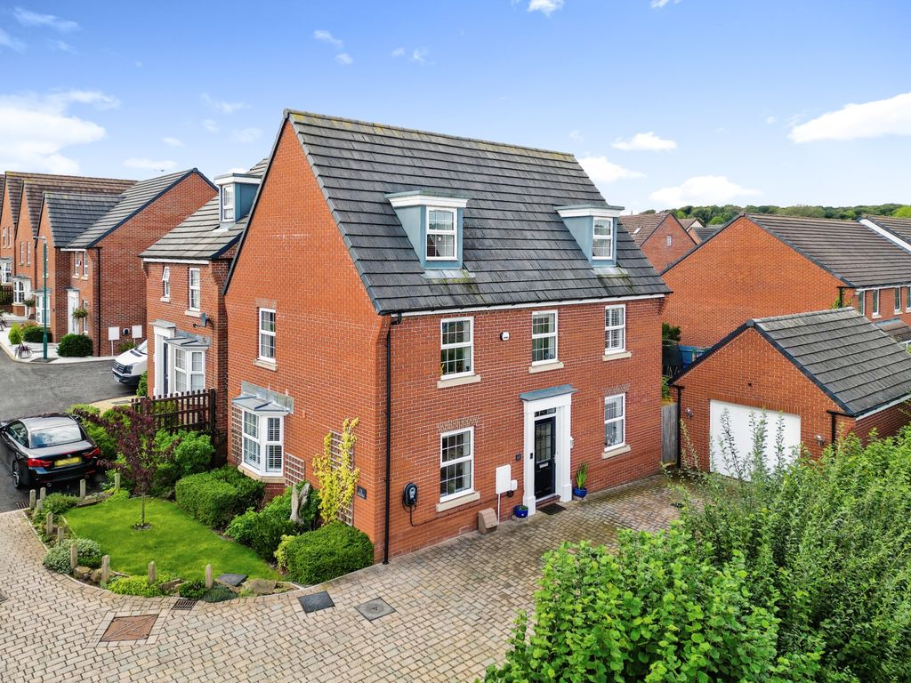 5 bed detached house for sale in Bircham Drive, Coleford GL16, £460,000