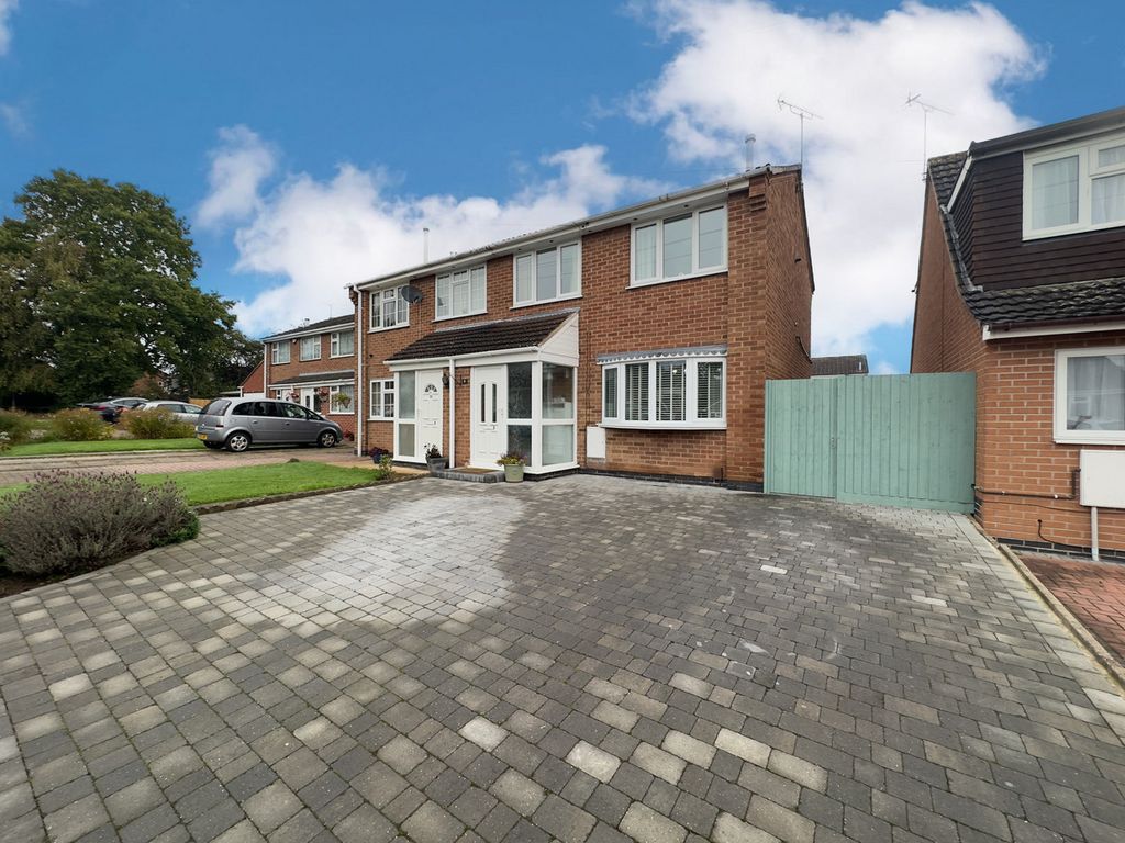3 bed semidetached house for sale in Christie Drive, Loughborough LE11